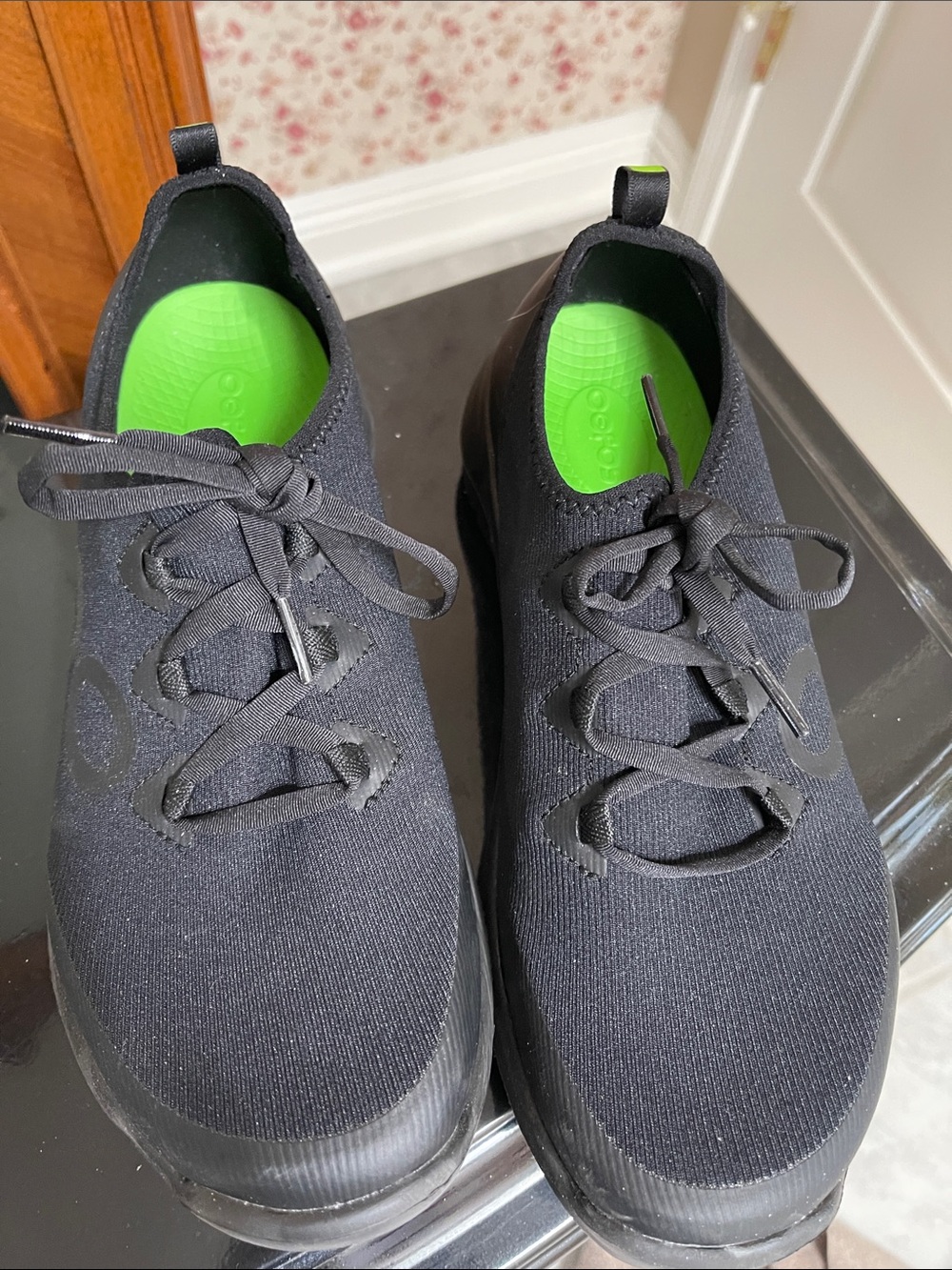 OOFOS Black Knit Athletic Shoes with Green Insoles